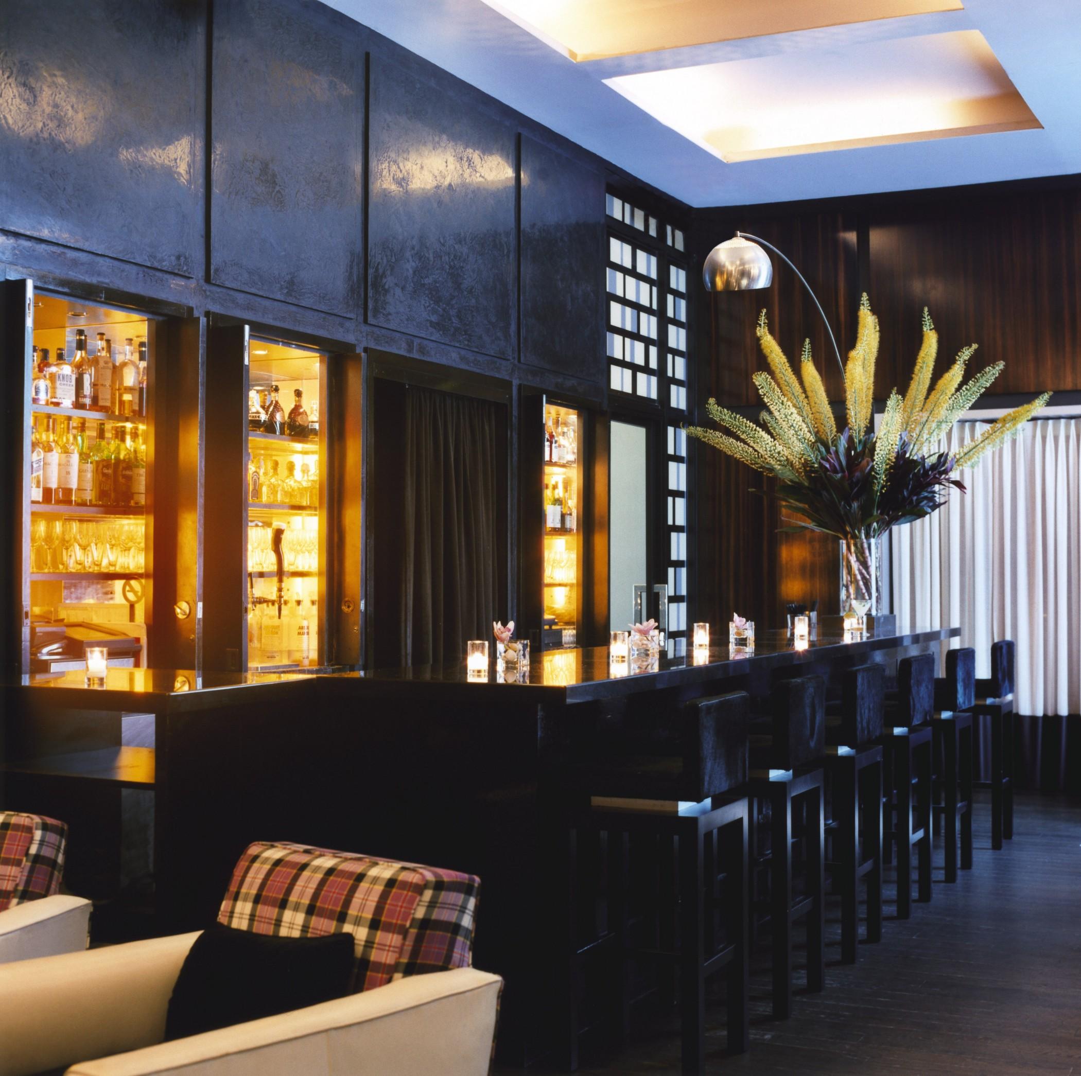 Sixty Soho Hotel New York Bagian luar foto The bar at the Concourse