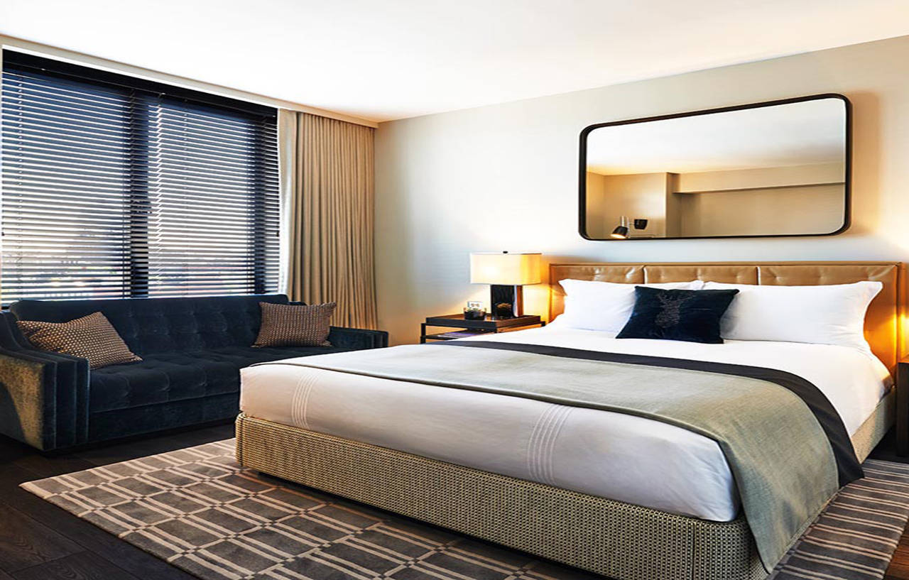 Sixty Soho Hotel New York Bagian luar foto A bedroom at the hotel